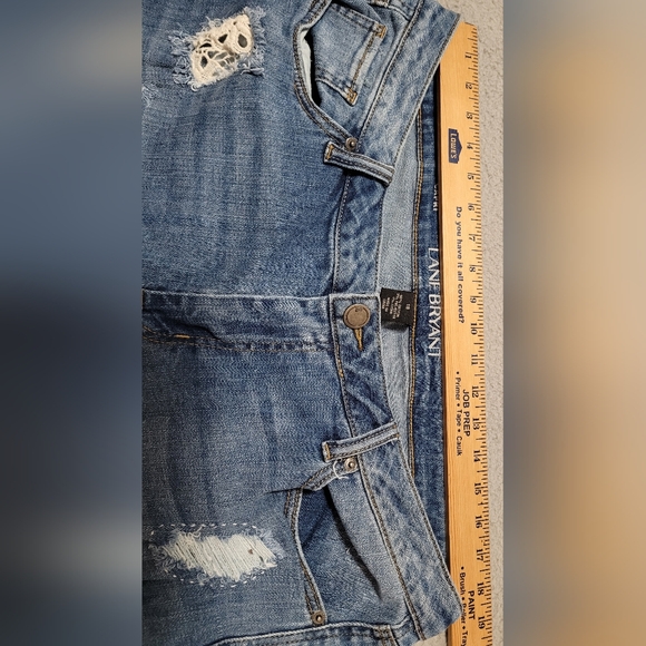 Lane Bryant Capri Distressed Patched Jeans Size 18 - Picture 7 of 8